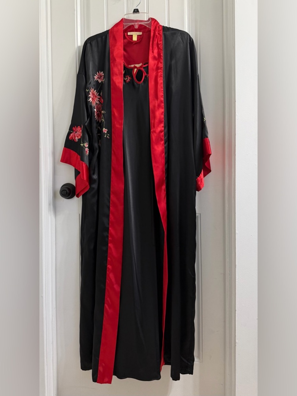 Flora Nikrooz Black Nightgown Kimono Sleeve Robe Set Small